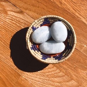 Blue calcite palmstone